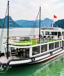 Thuê tàu thăm vịnh Lan hạ