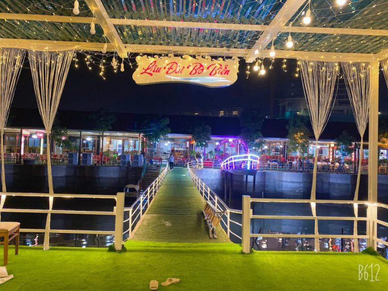Nhà Hàng gần biển bãi cháy Hạ Long