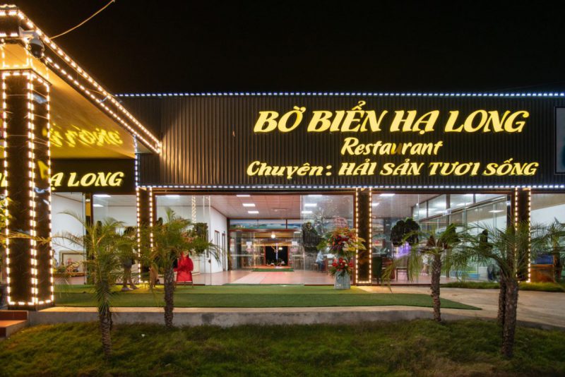 Nhà Hàng gần biển bãi cháy Hạ Long