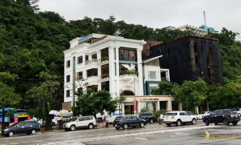 Nhà hàng ở Hạ Long