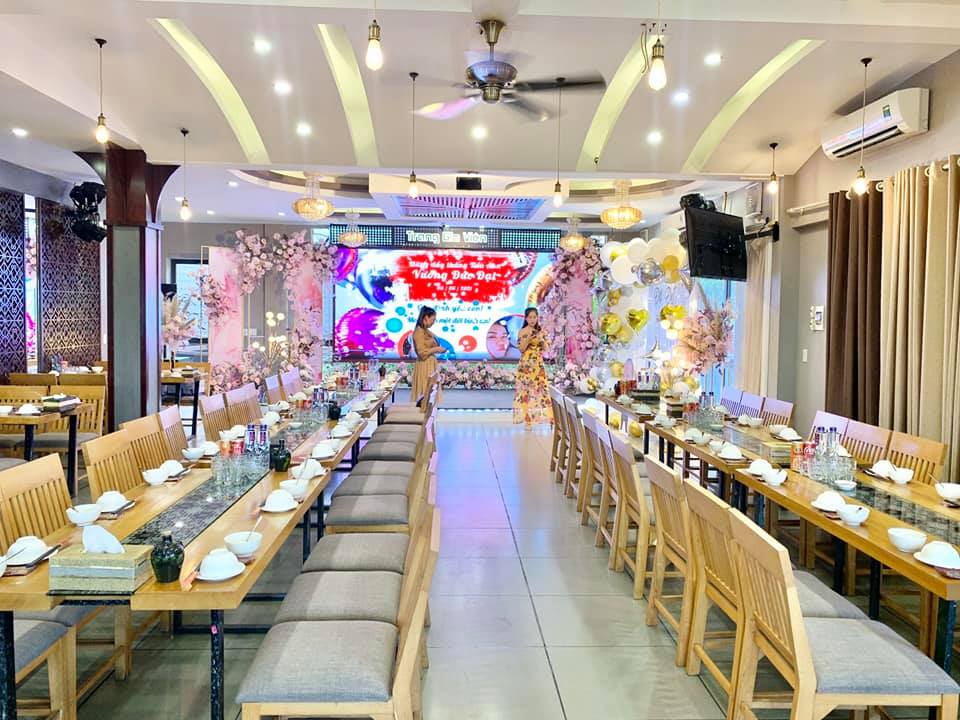 Nhà Hàng tại Hạ Long