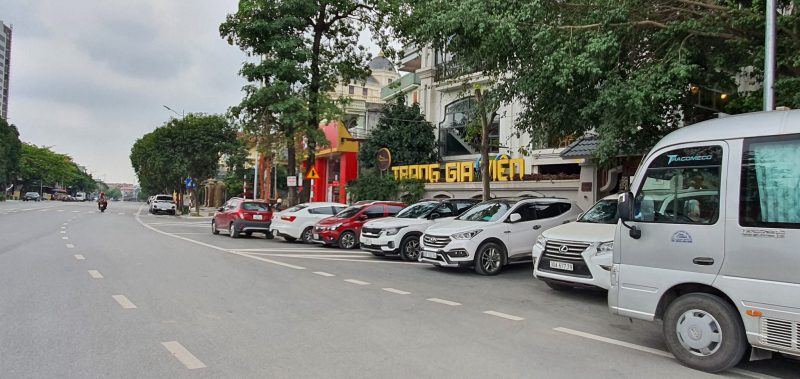 Nhà Hàng tại Hạ Long