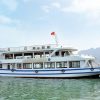Tàu thăm Vịnh Hạ Long trong ngày
