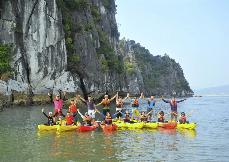 Chèo thuyền kayak - Vịnh Lan Hạ