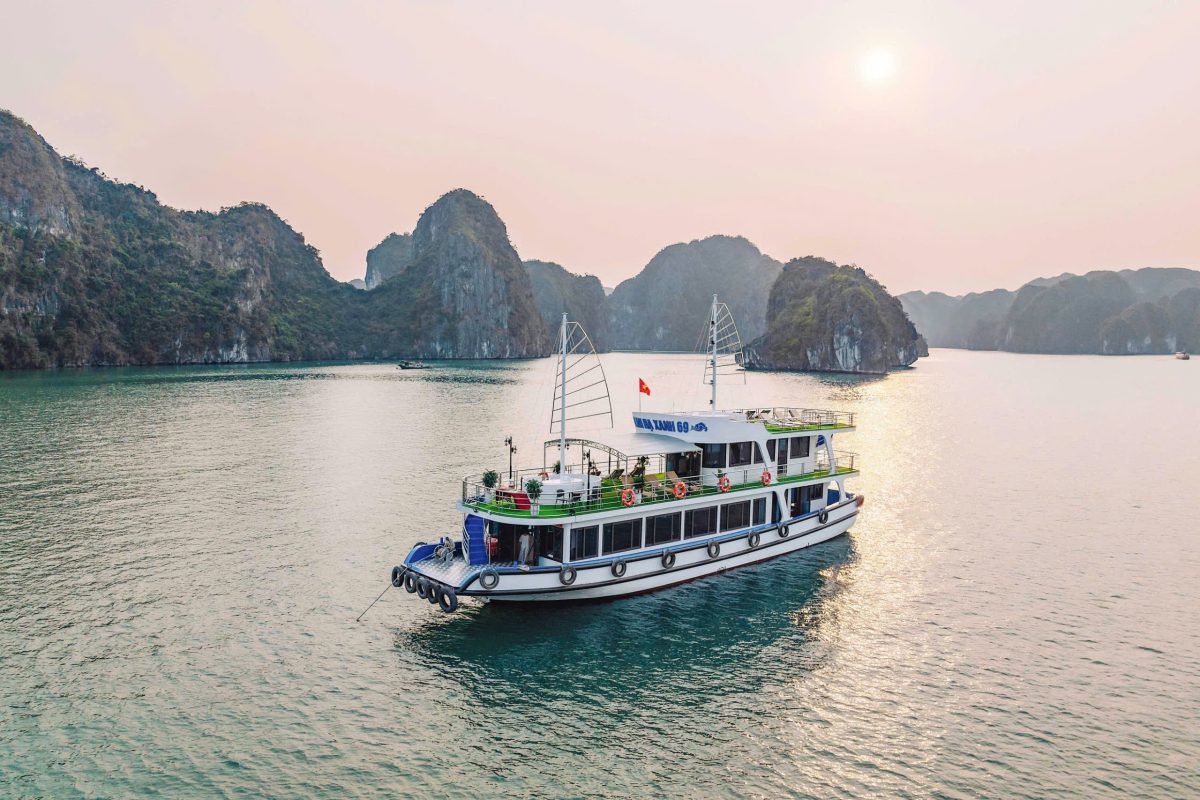Tàu thăm Vịnh Lan Hạ, Cát Bà
